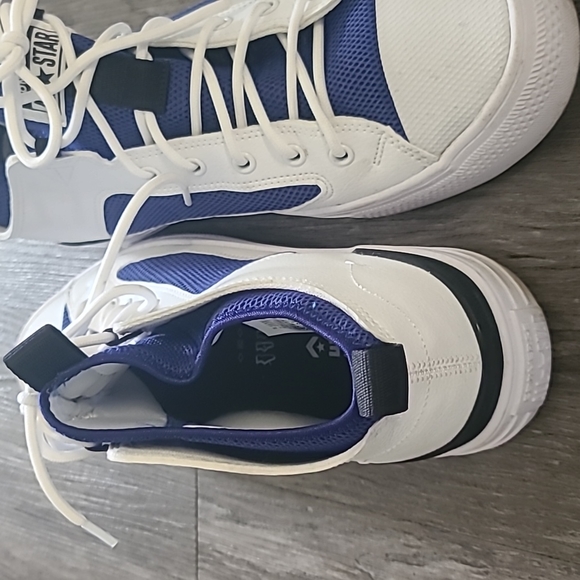 Converse - Picture 4 of 4